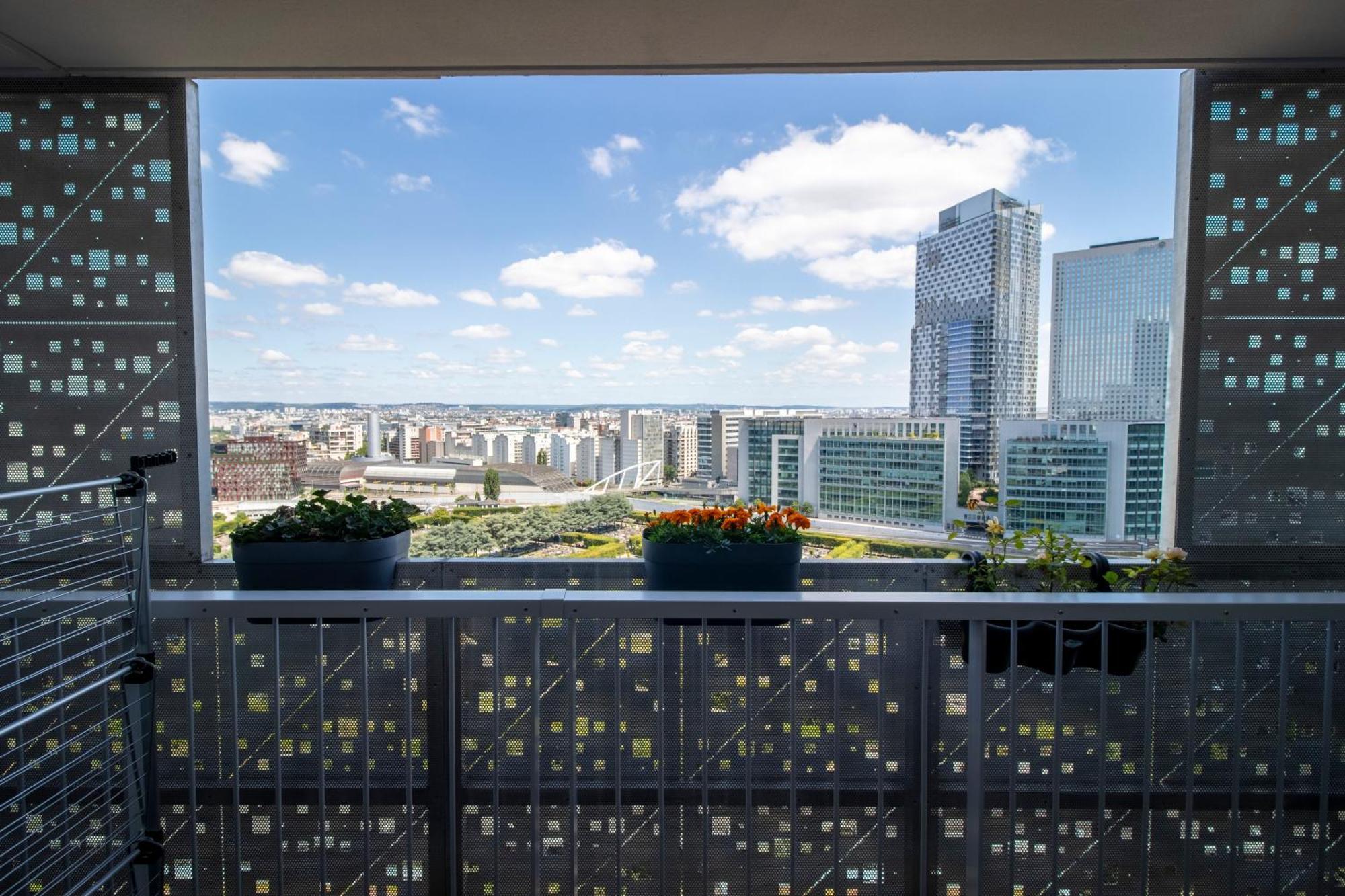 Luxury 2 Rooms Apartment With Balcony Puteaux Exteriör bild